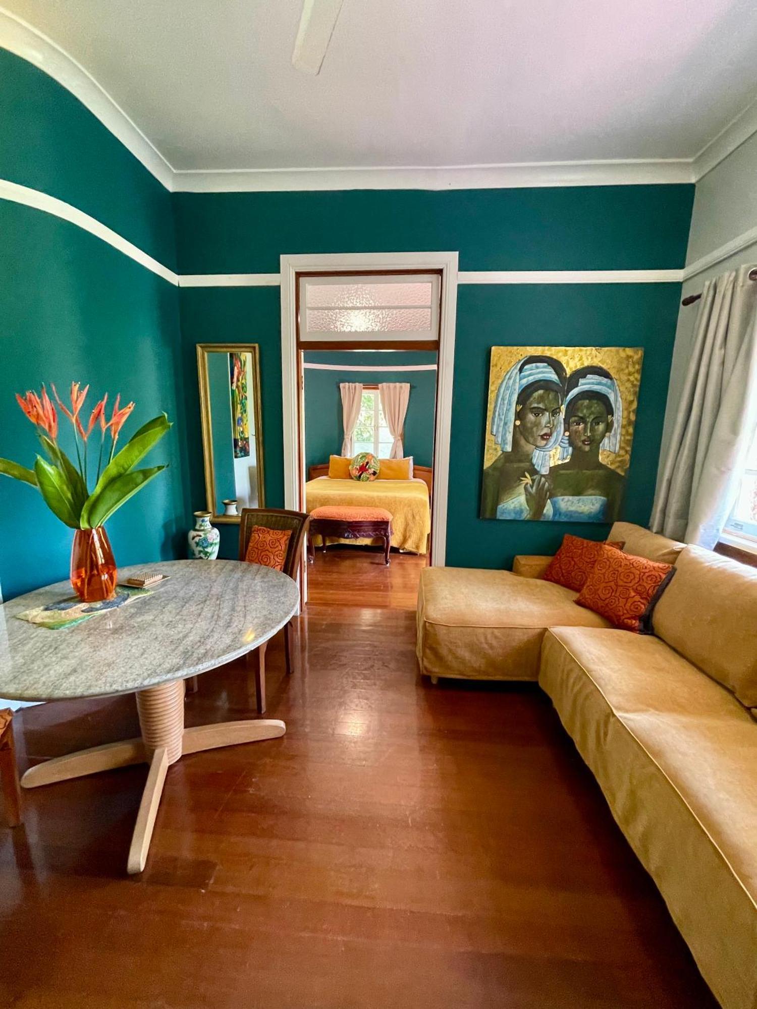 Babinda Quarters Hotel Ngoại thất bức ảnh