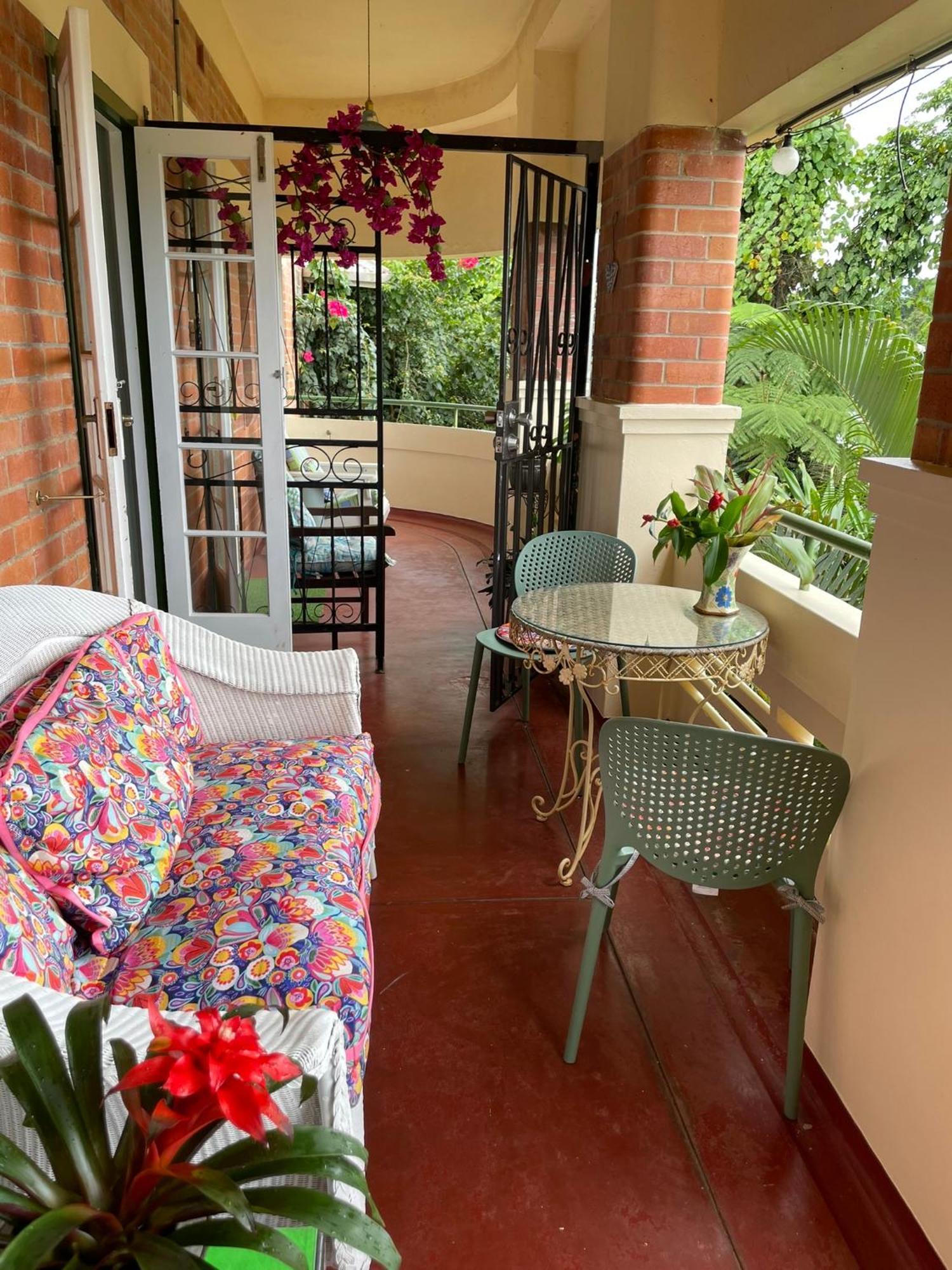 Babinda Quarters Hotel Ngoại thất bức ảnh